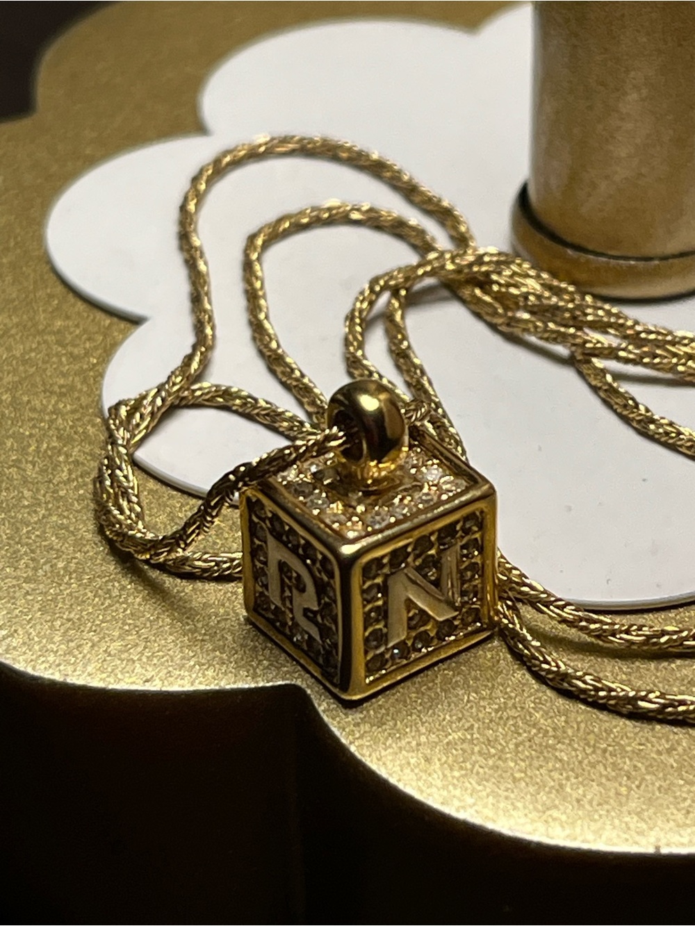 Nina Ricci vintage Gold-Tone Cube Pendant Necklace signed EUC - Picture 5 of 11